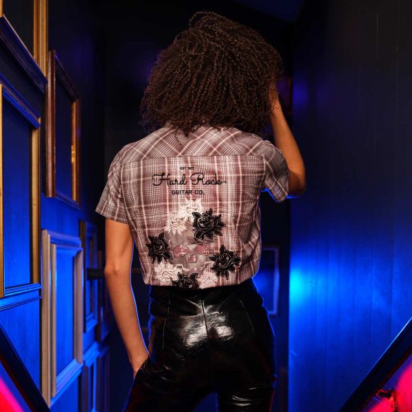 0886676813492_Model-2