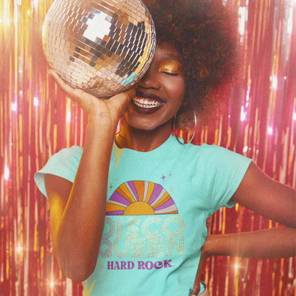 0886676971048_Model-1